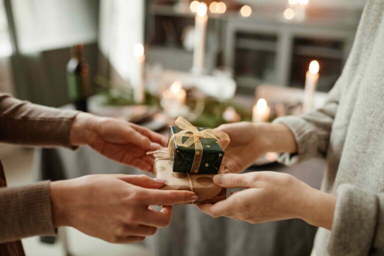 Boost your Christmas sales with expert gifting tips